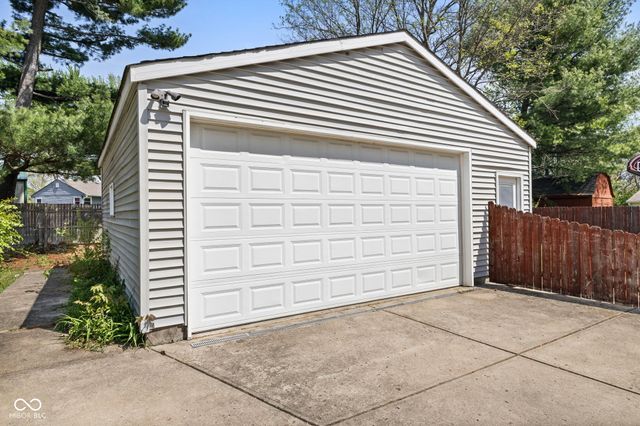 1070 Ross Court, Franklin, IN 46131