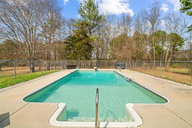 923 County Line Road, Resaca, GA 30735