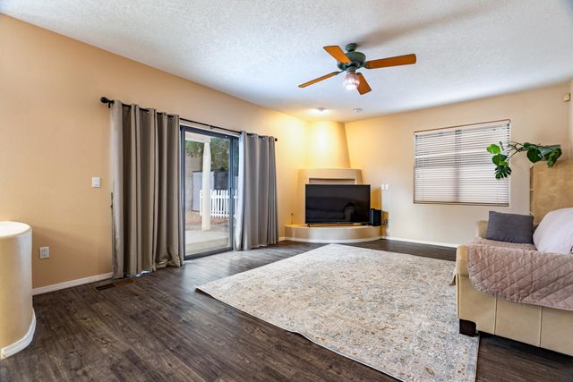 9005 Corona Avenue NE, Albuquerque, NM 87111