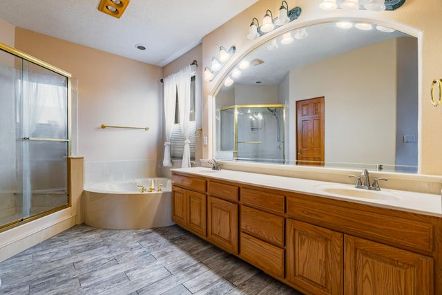 9005 Corona Avenue NE, Albuquerque, NM 87111