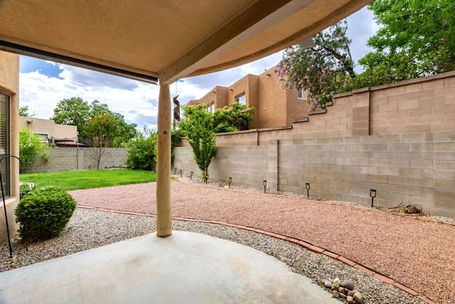 9005 Corona Avenue NE, Albuquerque, NM 87111
