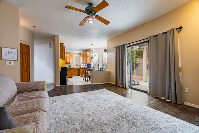 9005 Corona Avenue NE, Albuquerque, NM 87111