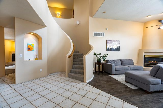9005 Corona Avenue NE, Albuquerque, NM 87111