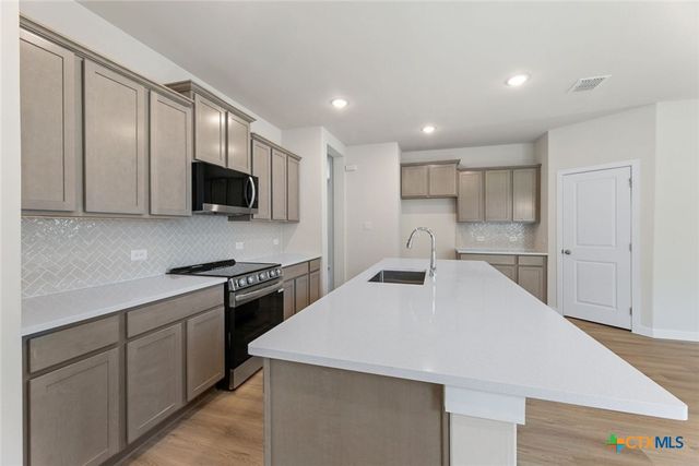 745 Whitman Street, New Braunfels, TX 78130