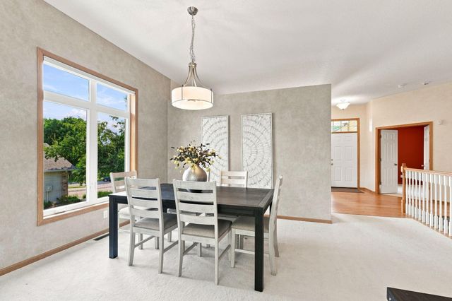 10276 Lancaster Lane, Woodbury, MN 55129