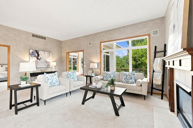 10276 Lancaster Lane, Woodbury, MN 55129