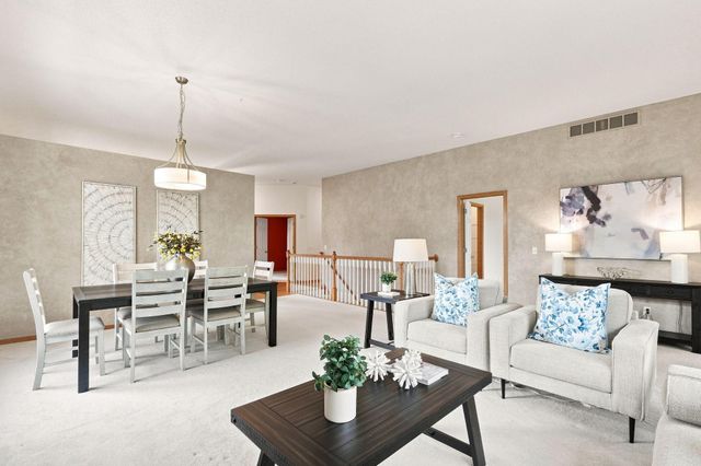 10276 Lancaster Lane, Woodbury, MN 55129