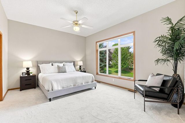 10276 Lancaster Lane, Woodbury, MN 55129