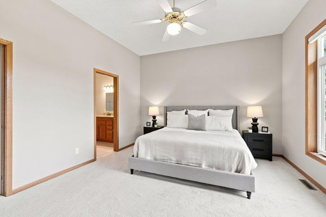 10276 Lancaster Lane, Woodbury, MN 55129