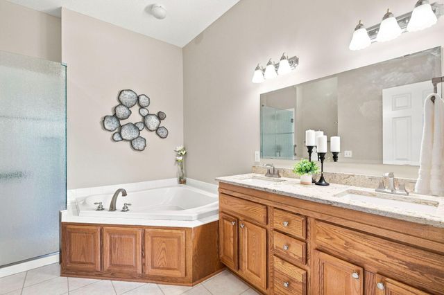 10276 Lancaster Lane, Woodbury, MN 55129
