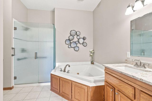 10276 Lancaster Lane, Woodbury, MN 55129