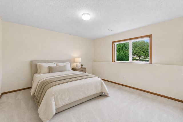 10276 Lancaster Lane, Woodbury, MN 55129