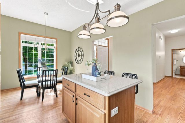 10276 Lancaster Lane, Woodbury, MN 55129