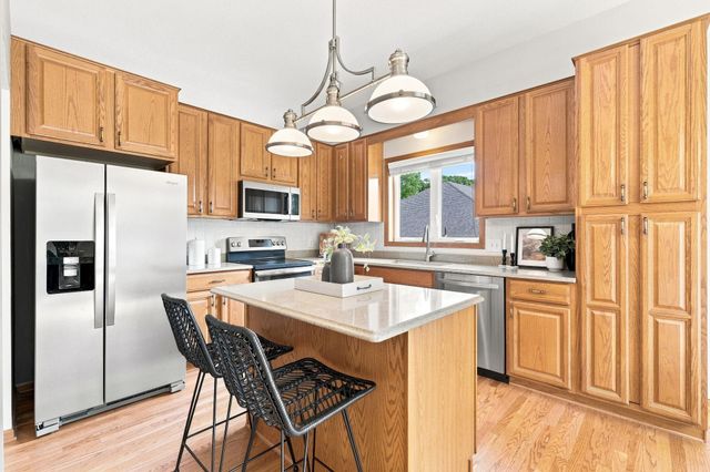 10276 Lancaster Lane, Woodbury, MN 55129