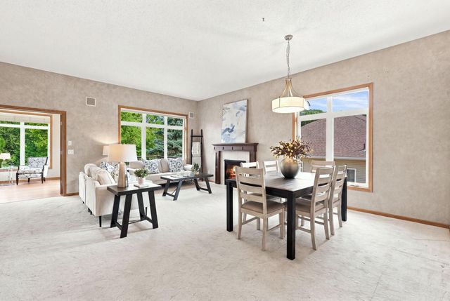 10276 Lancaster Lane, Woodbury, MN 55129