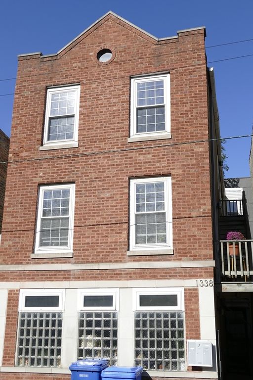 1338 W Erie Street 3, Chicago, IL 60642