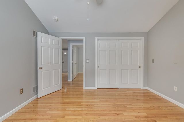 9 Westchester Court, Hudson, NH 03051