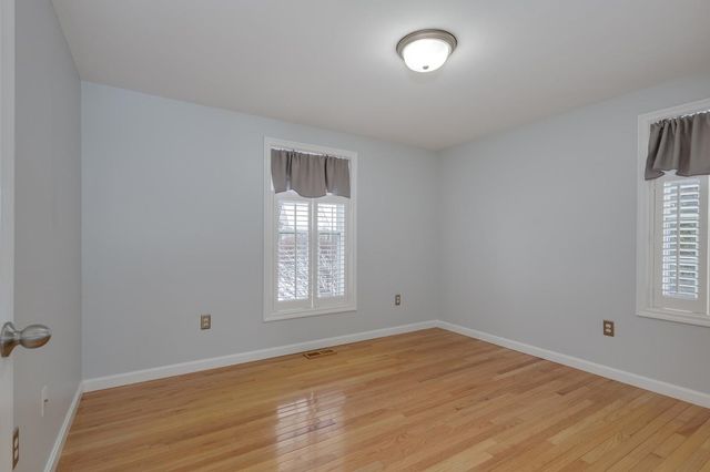 9 Westchester Court, Hudson, NH 03051