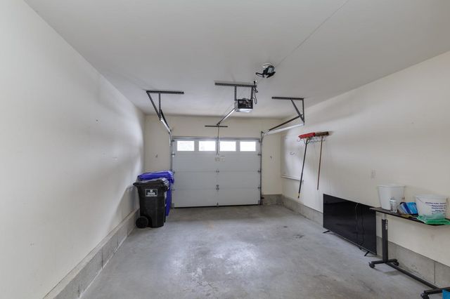 9 Westchester Court, Hudson, NH 03051