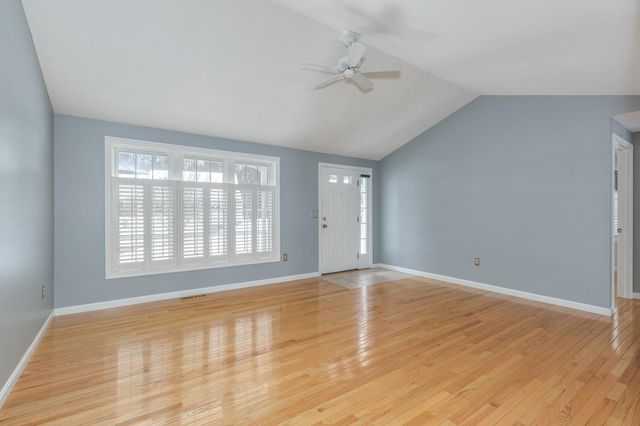 9 Westchester Court, Hudson, NH 03051