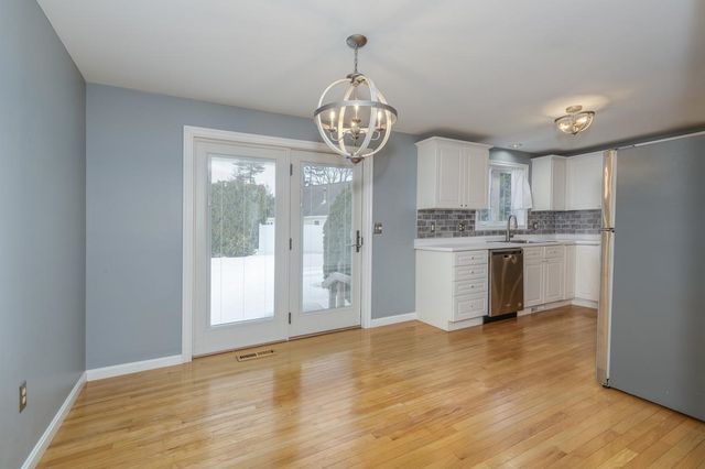 9 Westchester Court, Hudson, NH 03051