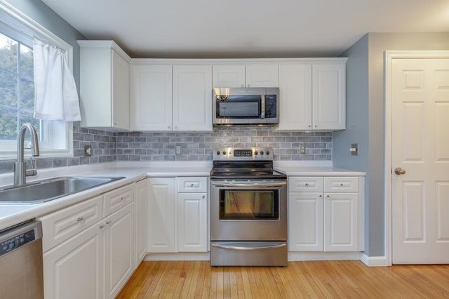 9 Westchester Court, Hudson, NH 03051