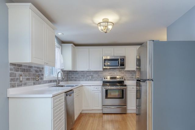 9 Westchester Court, Hudson, NH 03051