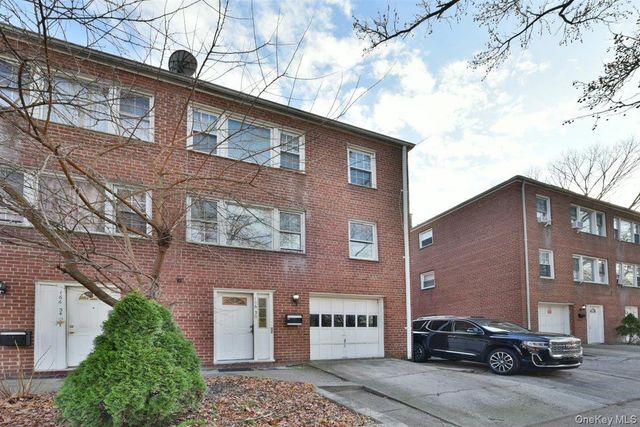 166-30 Gothic Drive, Jamaica Hills, NY 11432