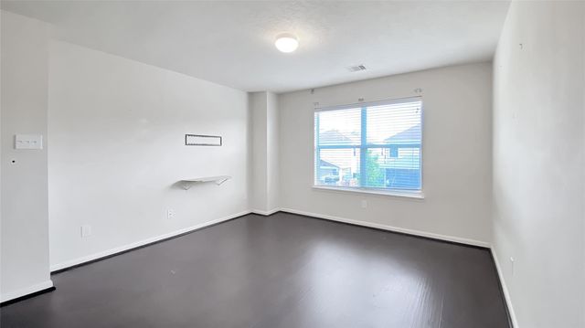 2614 Skyview Knoll Court, Houston, TX 77047
