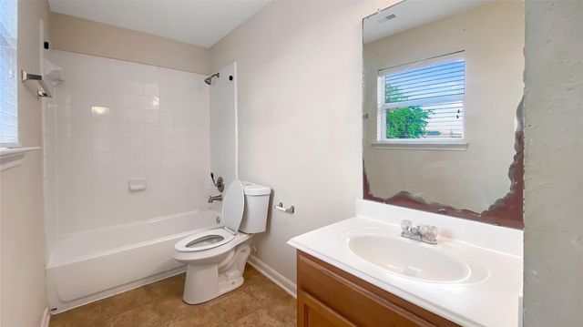 2614 Skyview Knoll Court, Houston, TX 77047