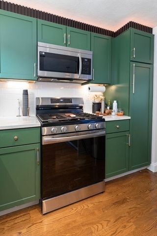 29 Clinton Ave, Saugus, MA 01906