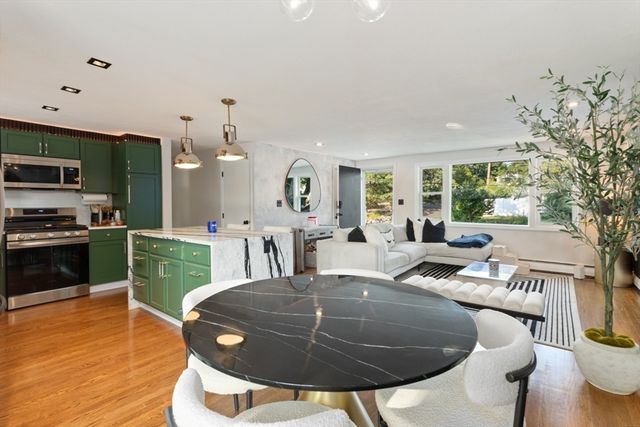 29 Clinton Ave, Saugus, MA 01906