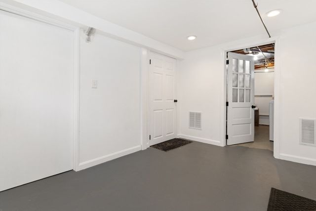29 Clinton Ave, Saugus, MA 01906