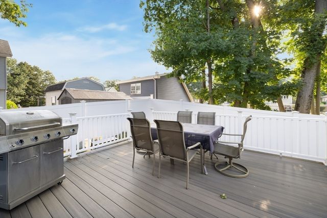 29 Clinton Ave, Saugus, MA 01906