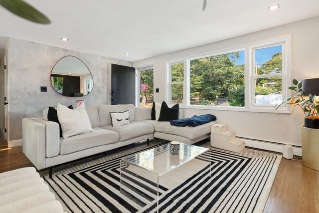 29 Clinton Ave, Saugus, MA 01906