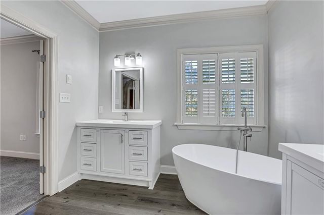 225 Carlyle Park NE Drive, Atlanta, GA 30307