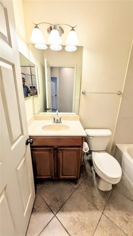 3711 PARKRIDGE CIRCLE 6-201, Sarasota, FL 34243