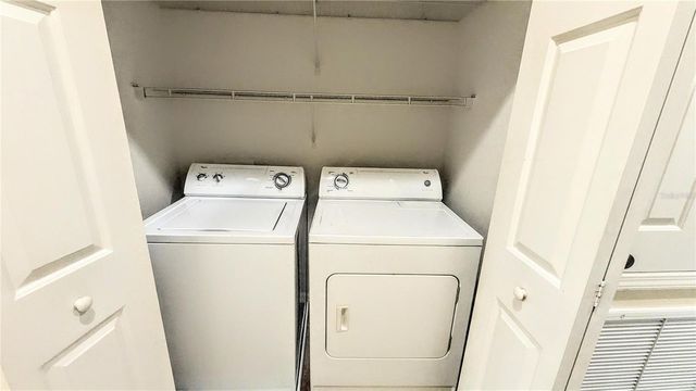 3711 PARKRIDGE CIRCLE 6-201, Sarasota, FL 34243