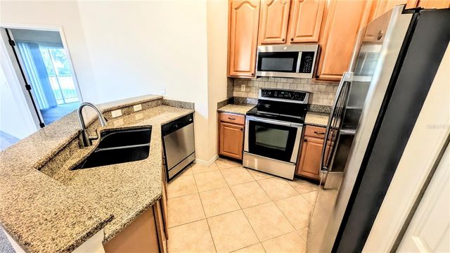 3711 PARKRIDGE CIRCLE 6-201, Sarasota, FL 34243