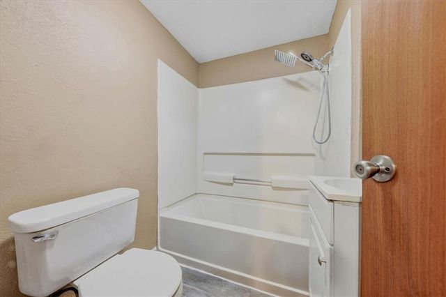 8716 E Roberts Street, Independence, MO 64053