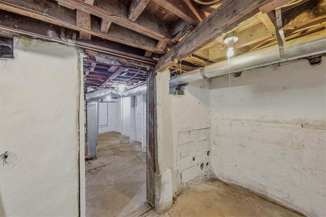 8716 E Roberts Street, Independence, MO 64053