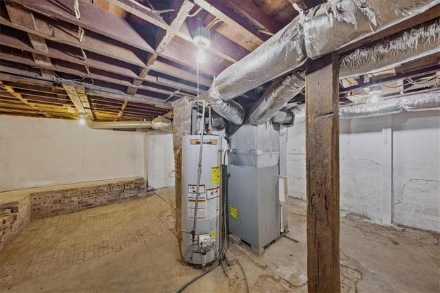 8716 E Roberts Street, Independence, MO 64053
