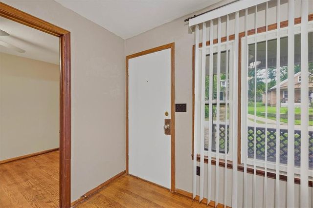 8716 E Roberts Street, Independence, MO 64053