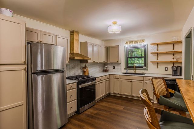 924 Spring Valley Rd, Mcminnville, TN 37110