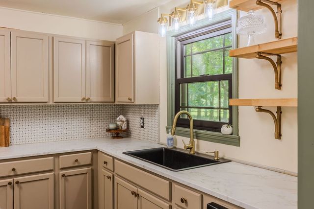 924 Spring Valley Rd, Mcminnville, TN 37110
