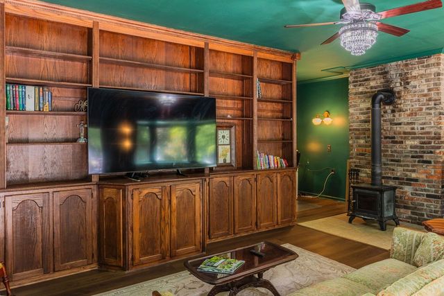 924 Spring Valley Rd, Mcminnville, TN 37110
