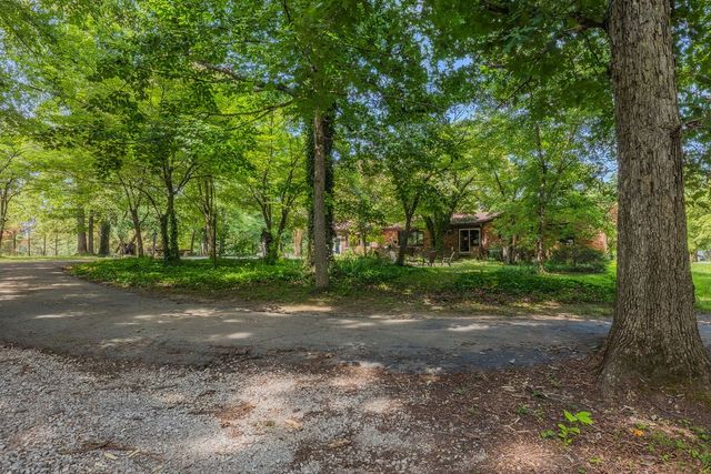 924 Spring Valley Rd, Mcminnville, TN 37110