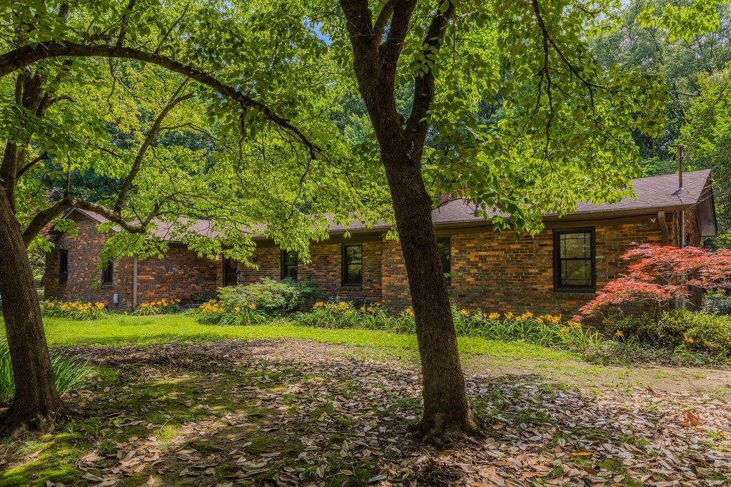 924 Spring Valley Rd, Mcminnville, TN 37110
