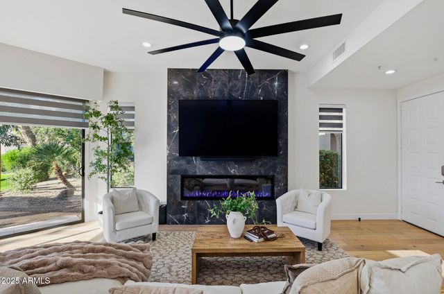 8989 N GAINEY CENTER Drive 149, Scottsdale, AZ 85258