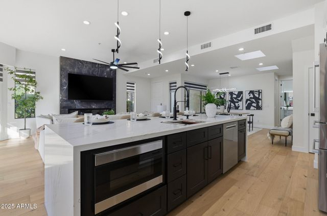 8989 N GAINEY CENTER Drive 149, Scottsdale, AZ 85258